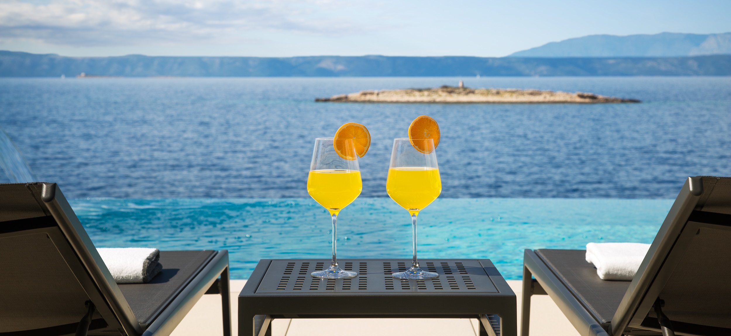 Dom z basenem i widokiem na morze Korcula